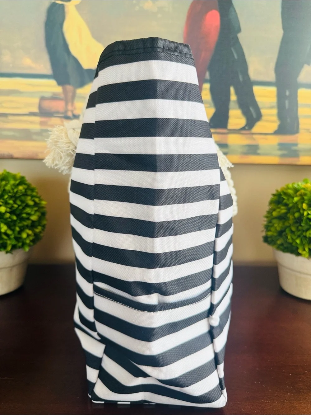 SPACIOUS BLACK AND WHITE STRIPED ROPE HANDLE WATERPROOF BEACH TOTE BAG 🌟NEW🌟